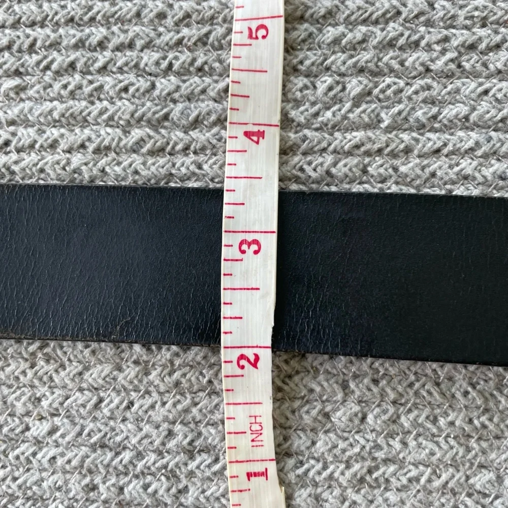 Levi’s Black Leather Belt with Silver Buckle Size 40 Waist